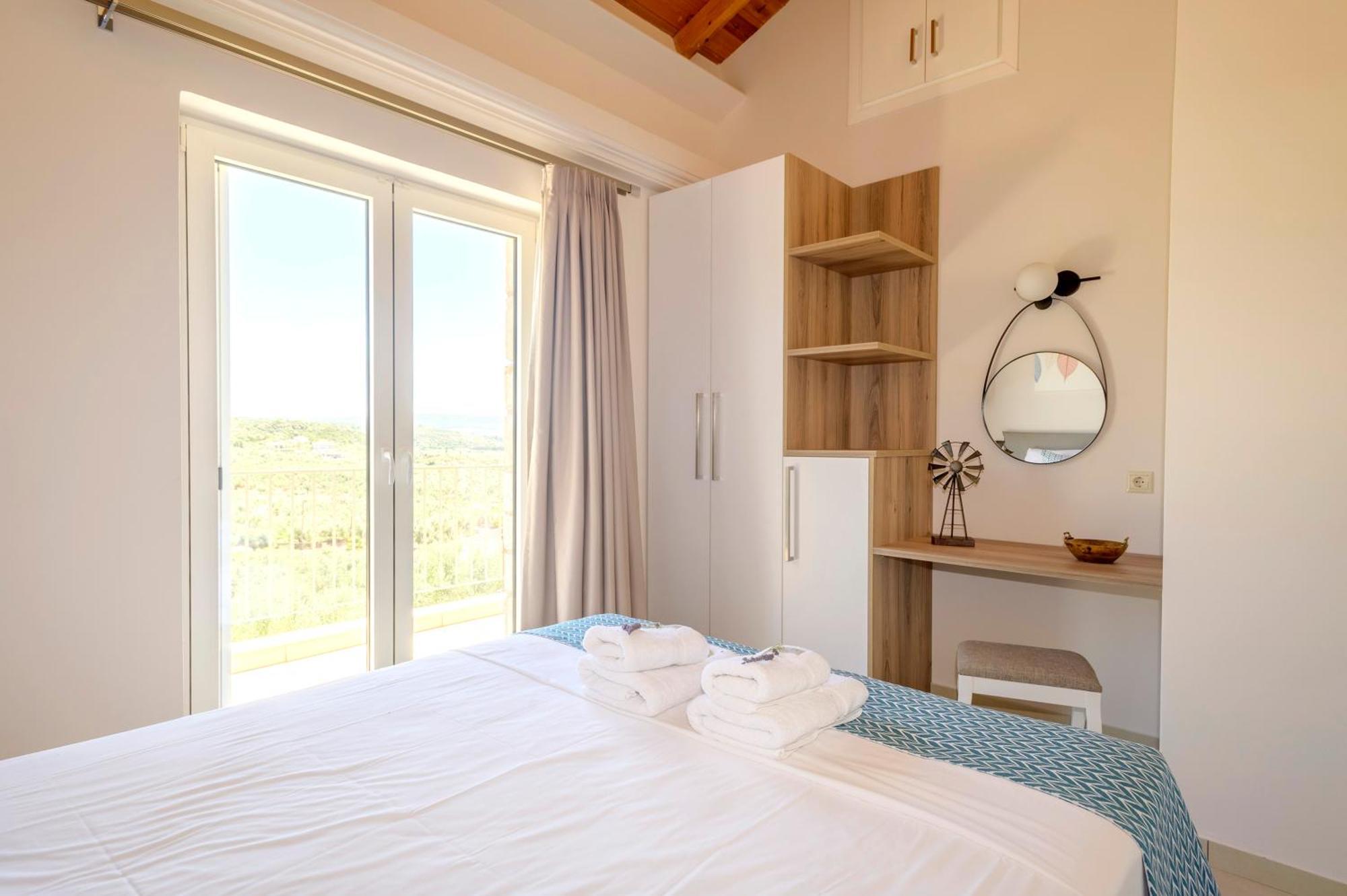 Alma Hills Gialova Appartement Buitenkant foto